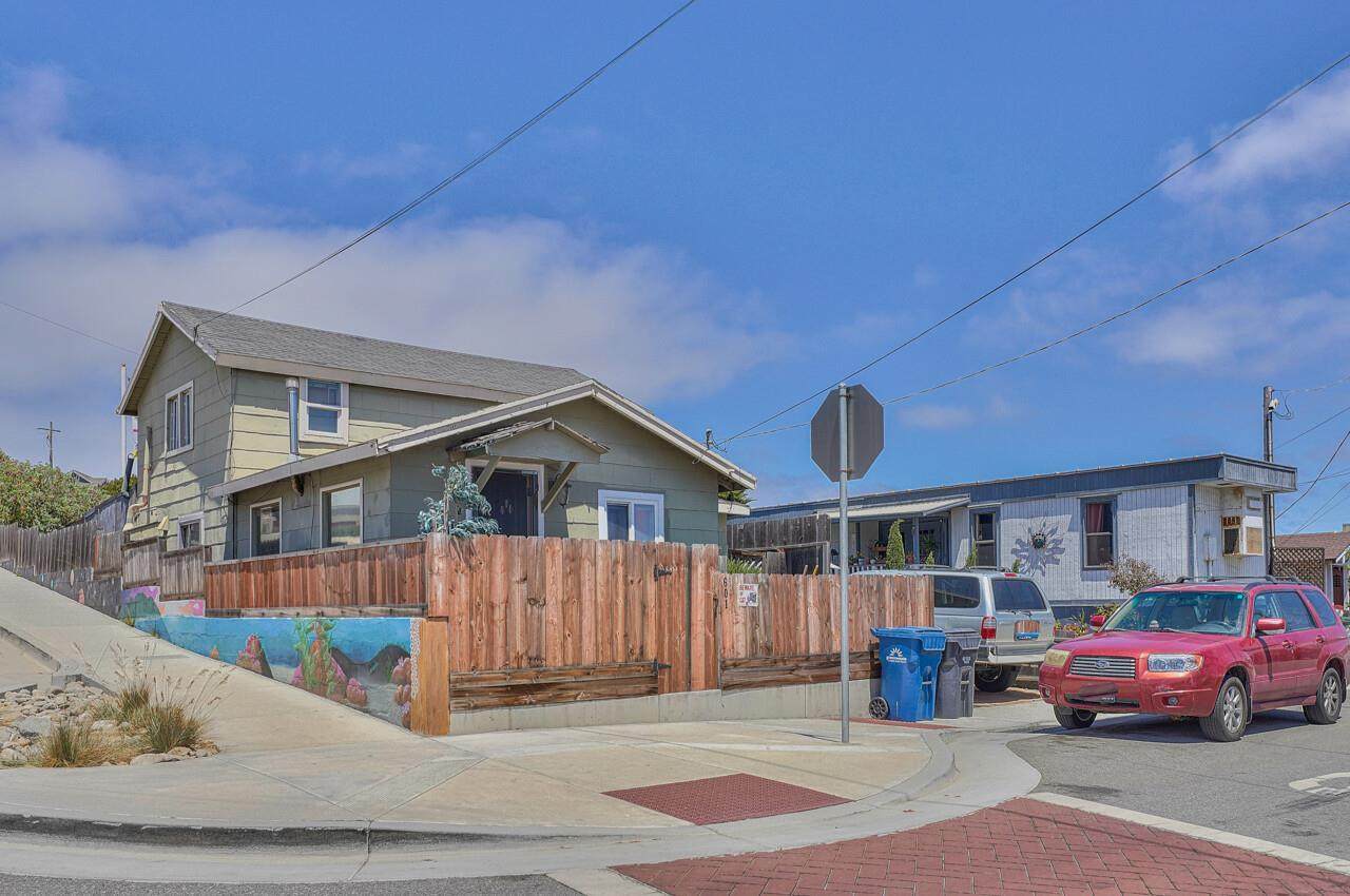 601-605 Redwood Ave - Photo 1