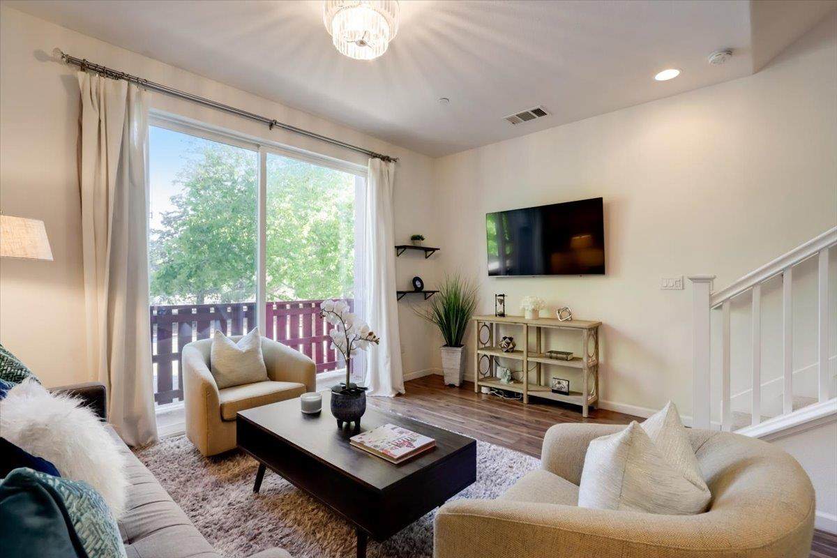 5557 Great Oaks Pkwy - Photo 1
