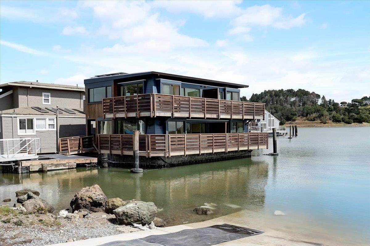 11 Commodore Marina - Photo 1
