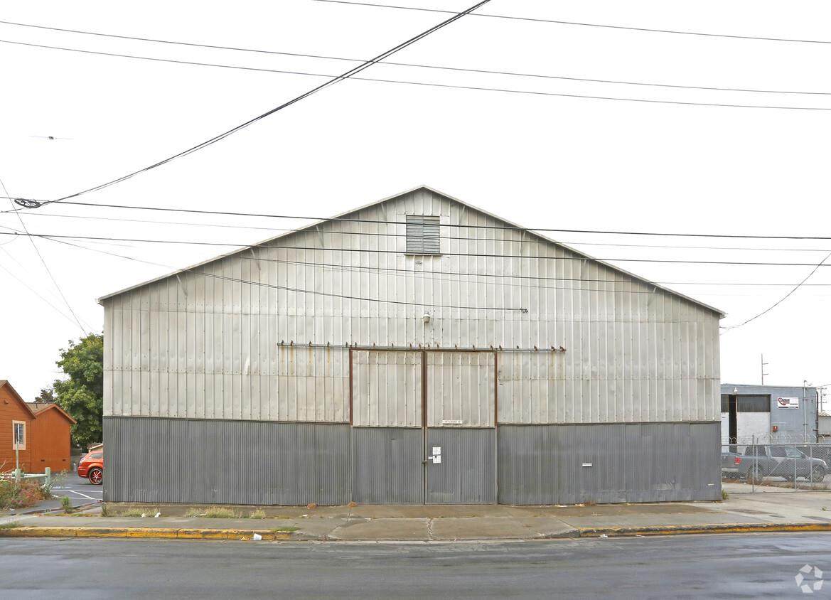339-347 Locust St - Photo 1