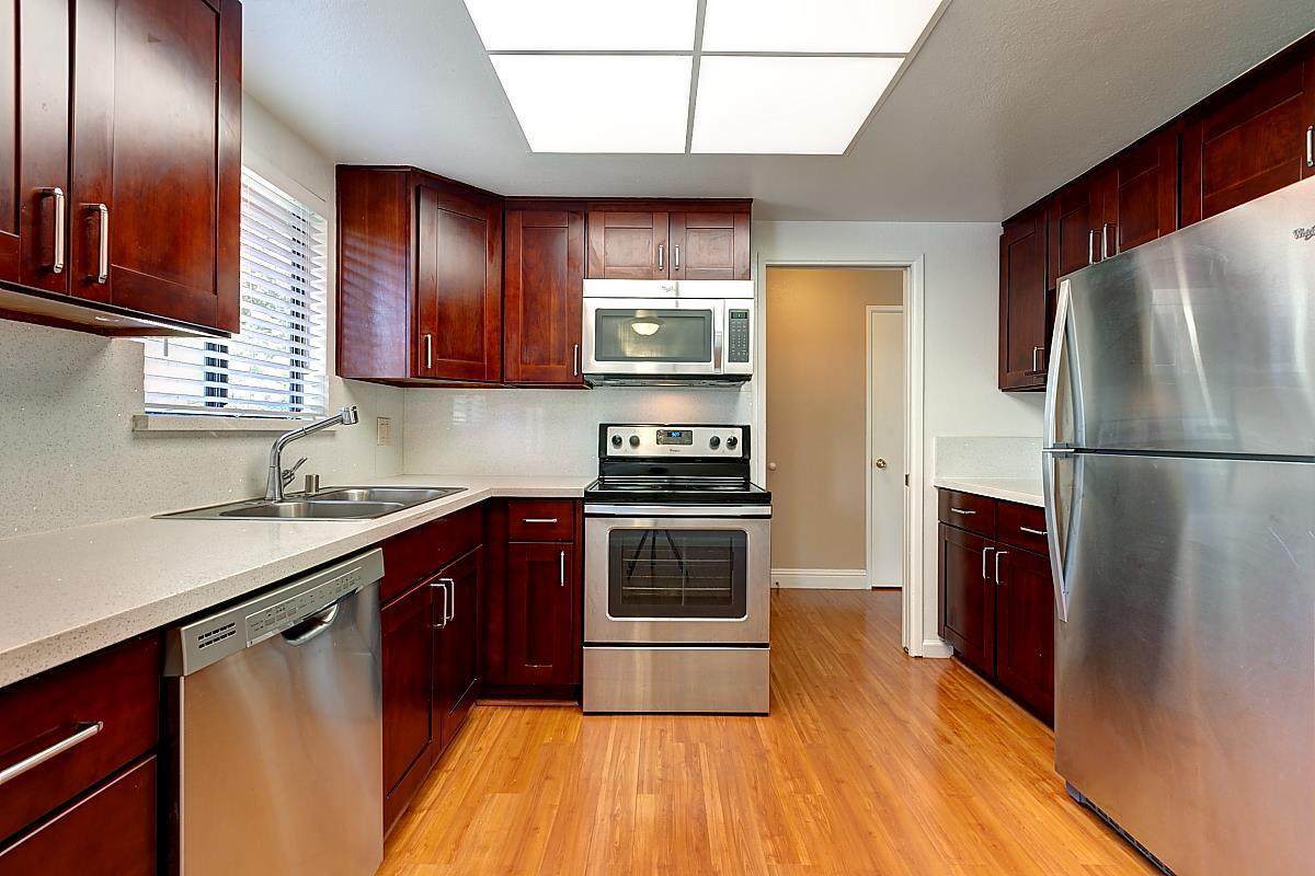 1108 Abbott Ave - Photo 1