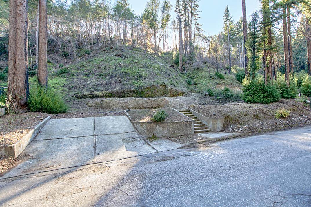 315 Lake Dr - Photo 1