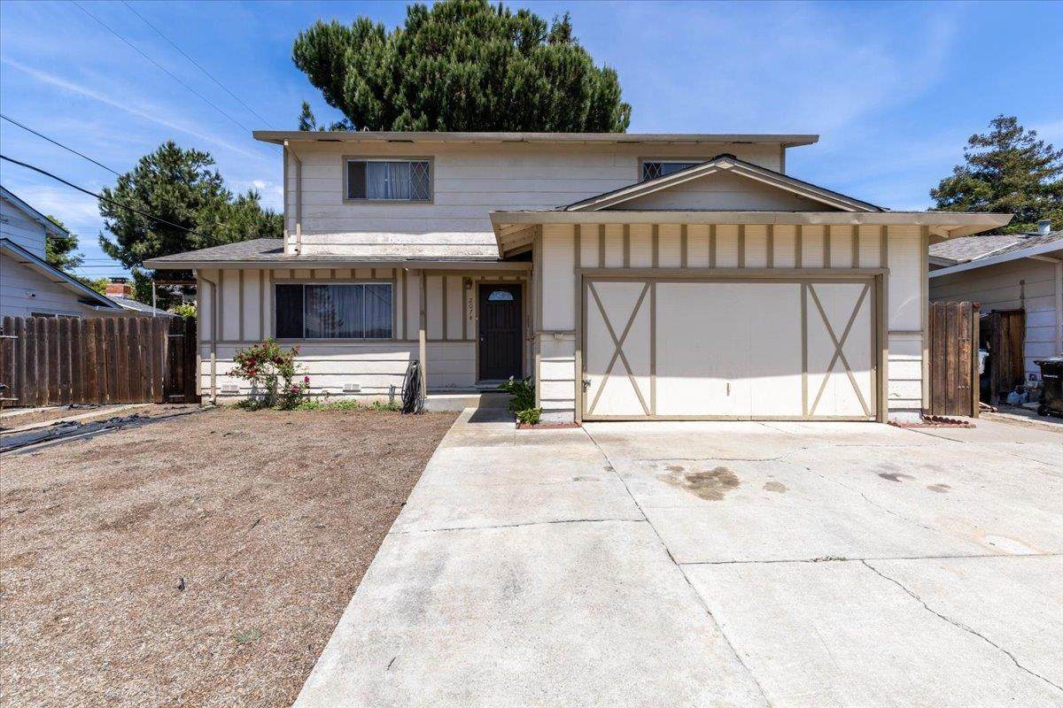 2074 Ashwood Ln - Photo 1