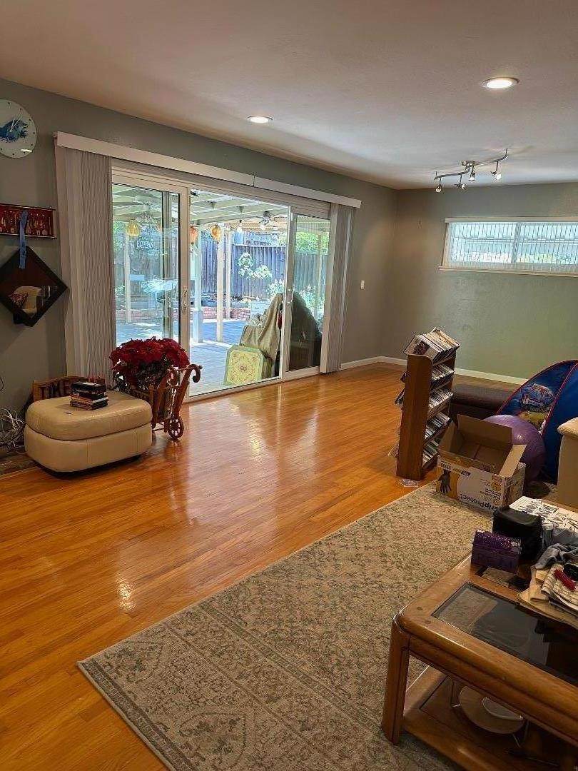 1014 Homestead Rd - Photo 1