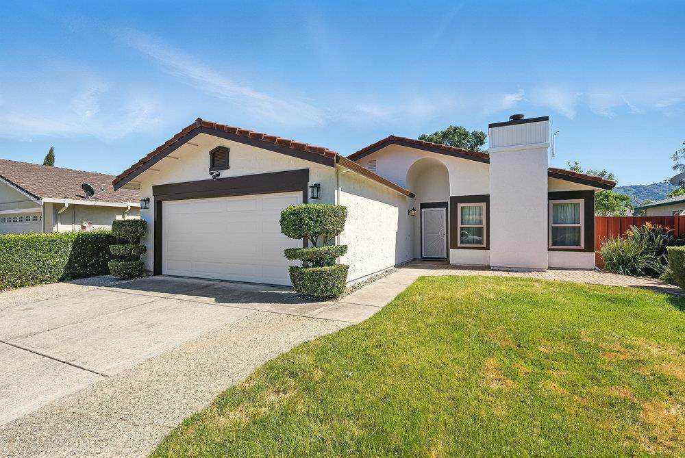 1180 Peterson Dr - Photo 1