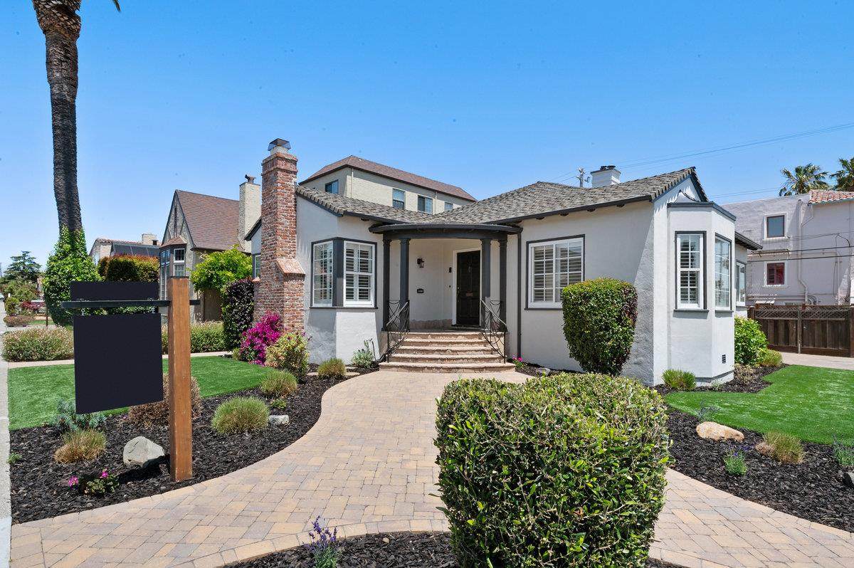 400 Magnolia Ave - Photo 1