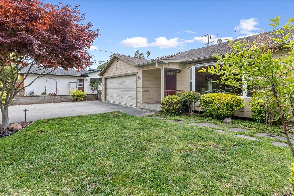 33 Asta Dr - Photo 1