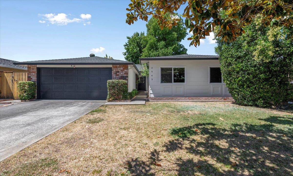 2543 Loomis Dr - Photo 1
