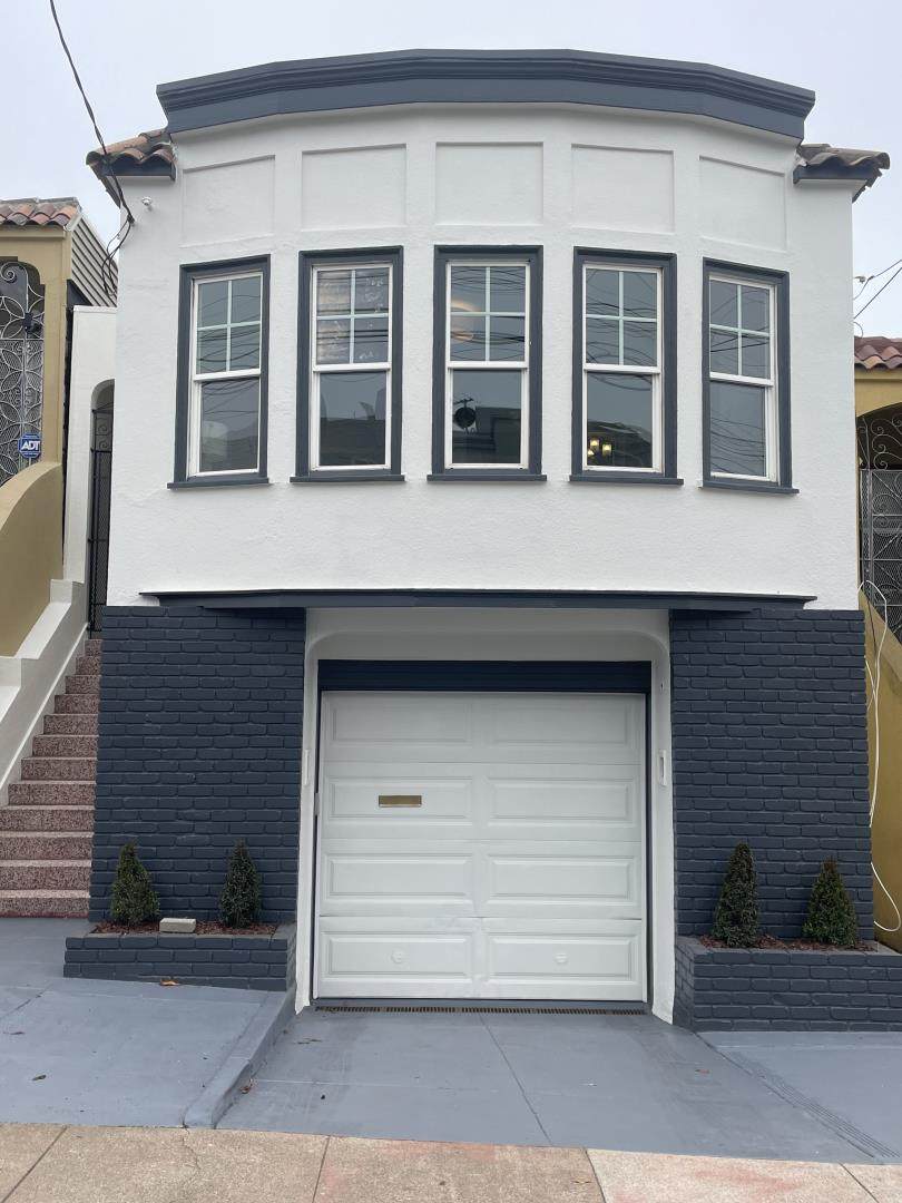 454 Ellington Ave - Photo 1