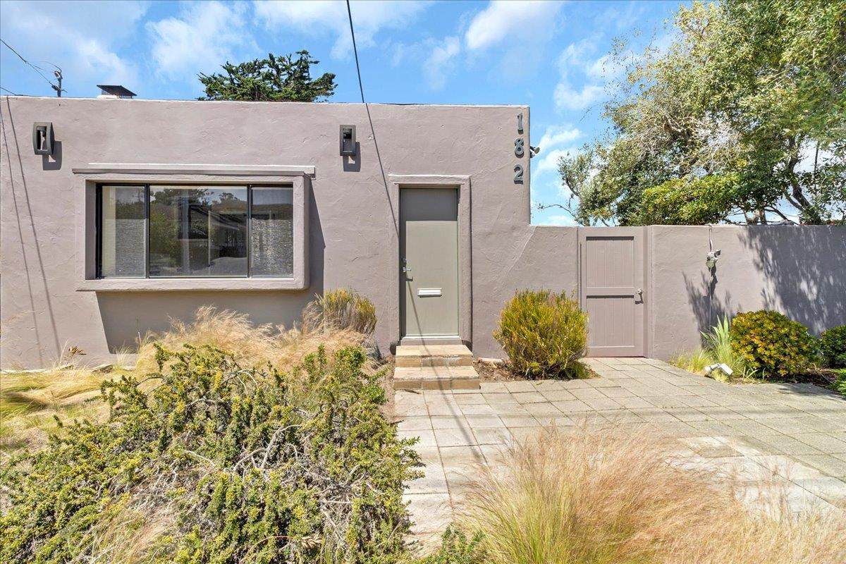 182 El Dorado St - Photo 1