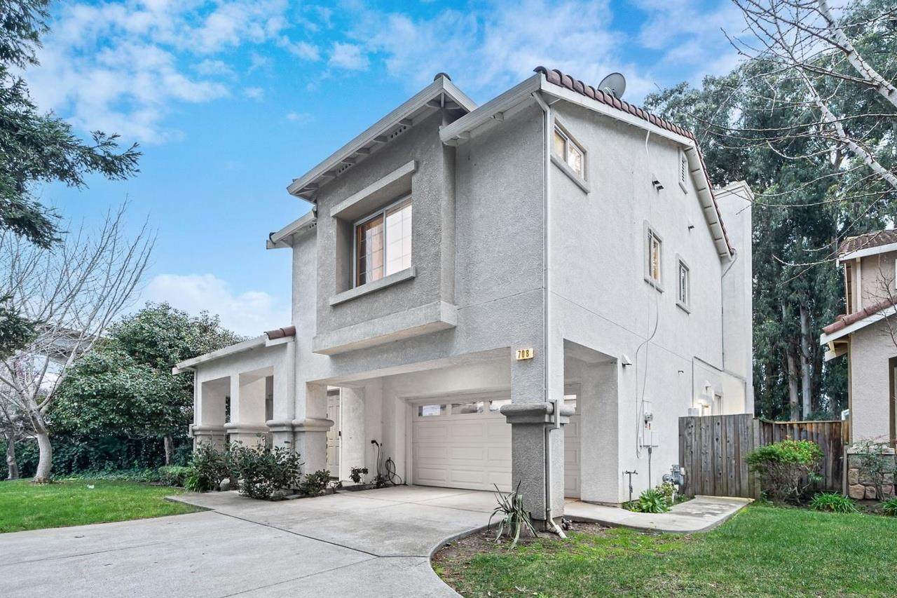 708 Raineer Ct - Photo 1