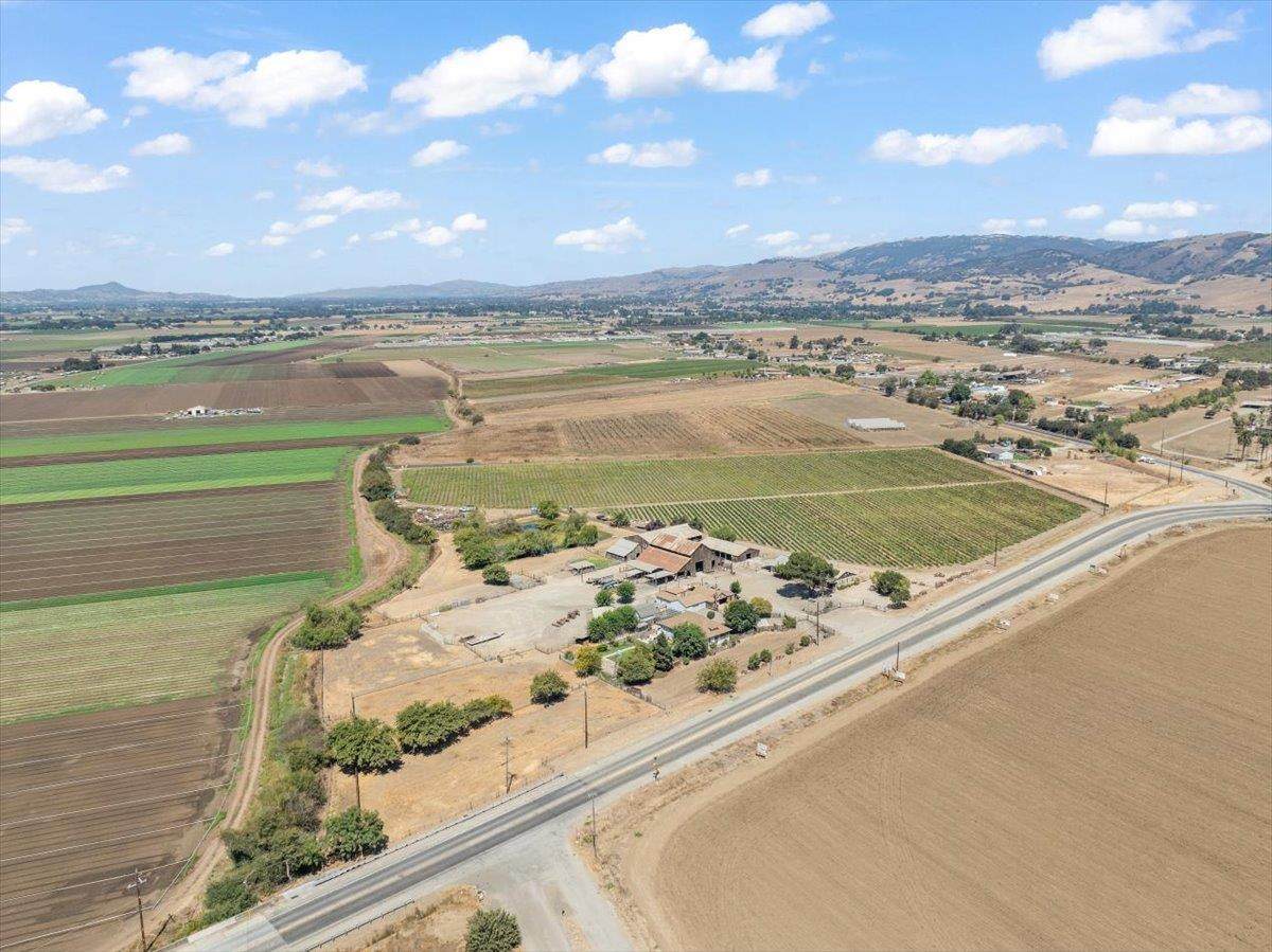 2675 Pacheco Pass Hwy - Photo 1