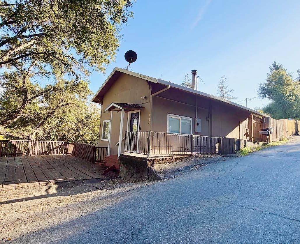 17944 Madrone Dr - Photo 1