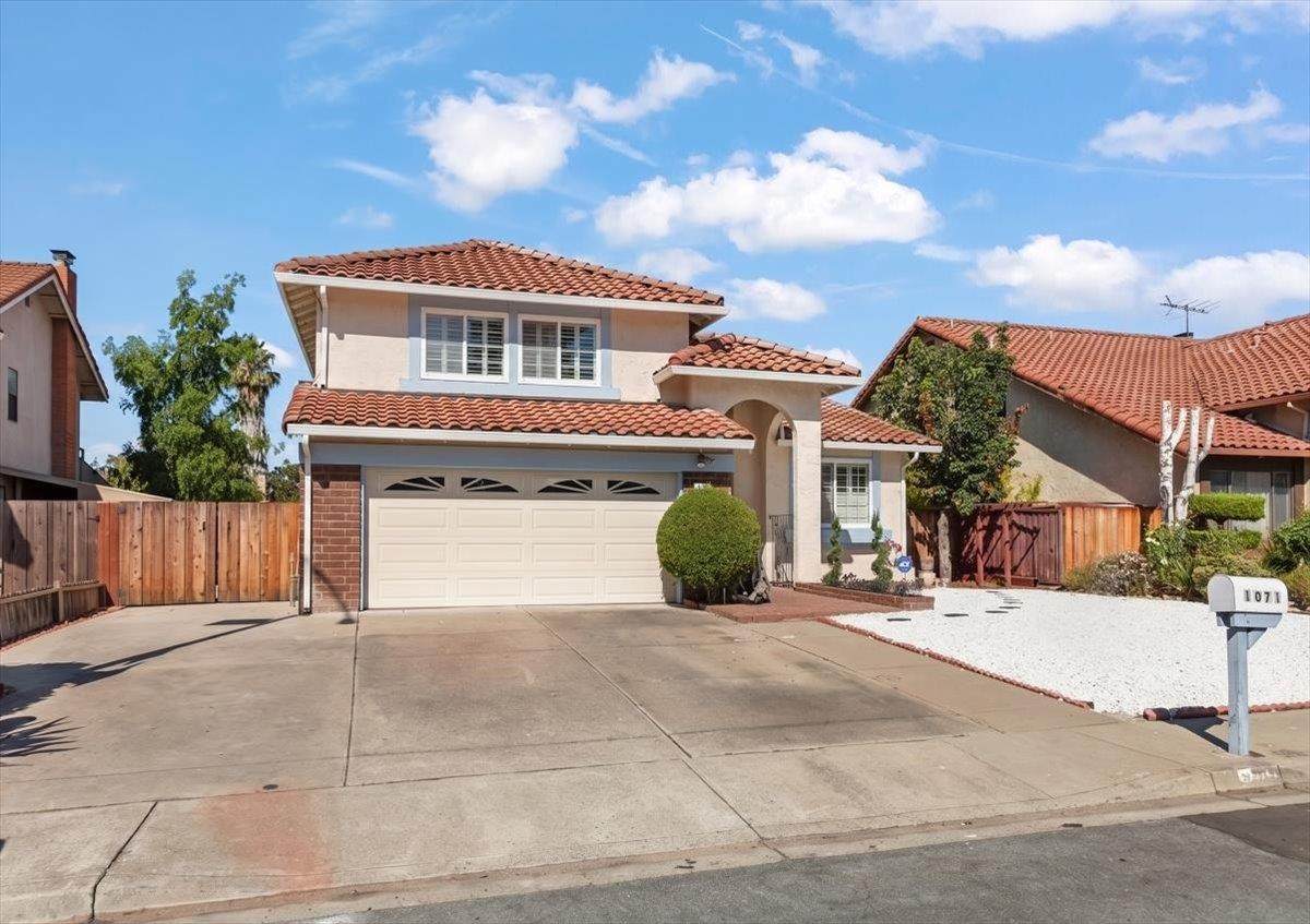 1071 Hillview Dr - Photo 1