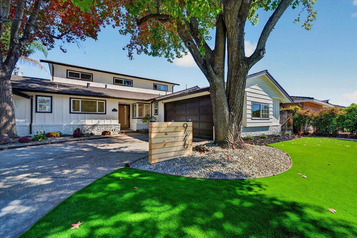 926 Radcliffe Dr - Photo 1