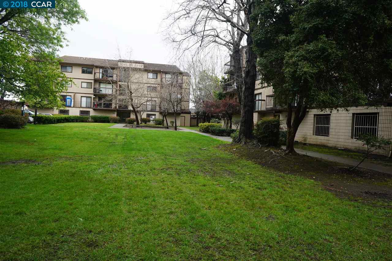 Market Ave - Photo 1