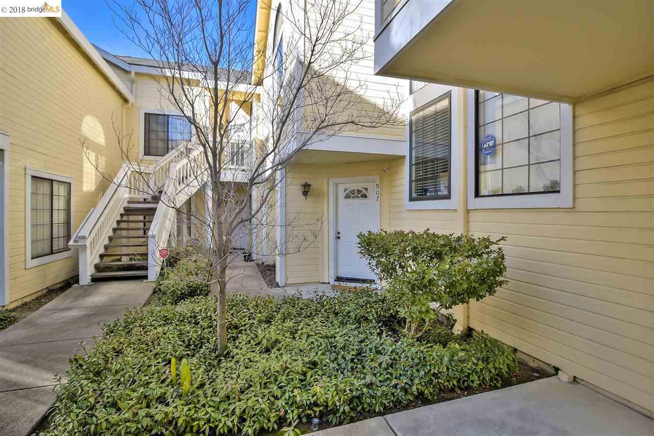 907 Devonwood - Photo 1