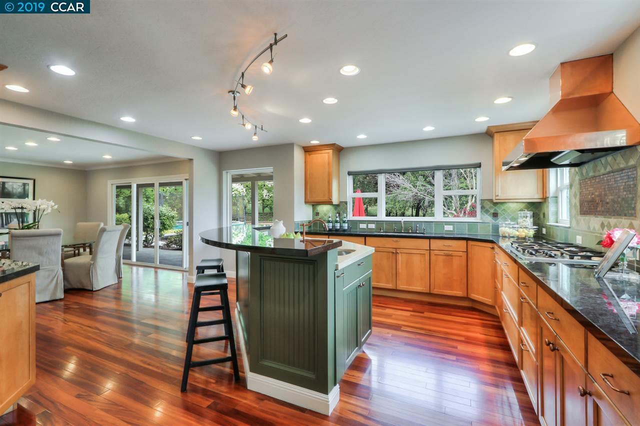 33 Corliss Dr - Photo 1