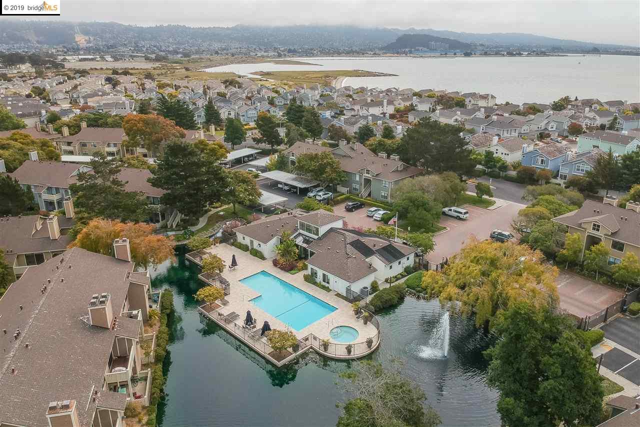 208 Shoreline Ct - Photo 1