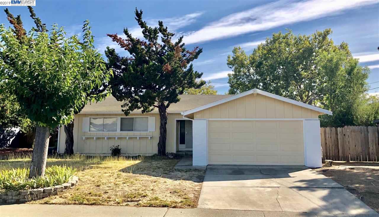 1827 Kenwood Dr - Photo 1