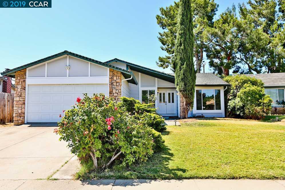 991 Almond Dr - Photo 1