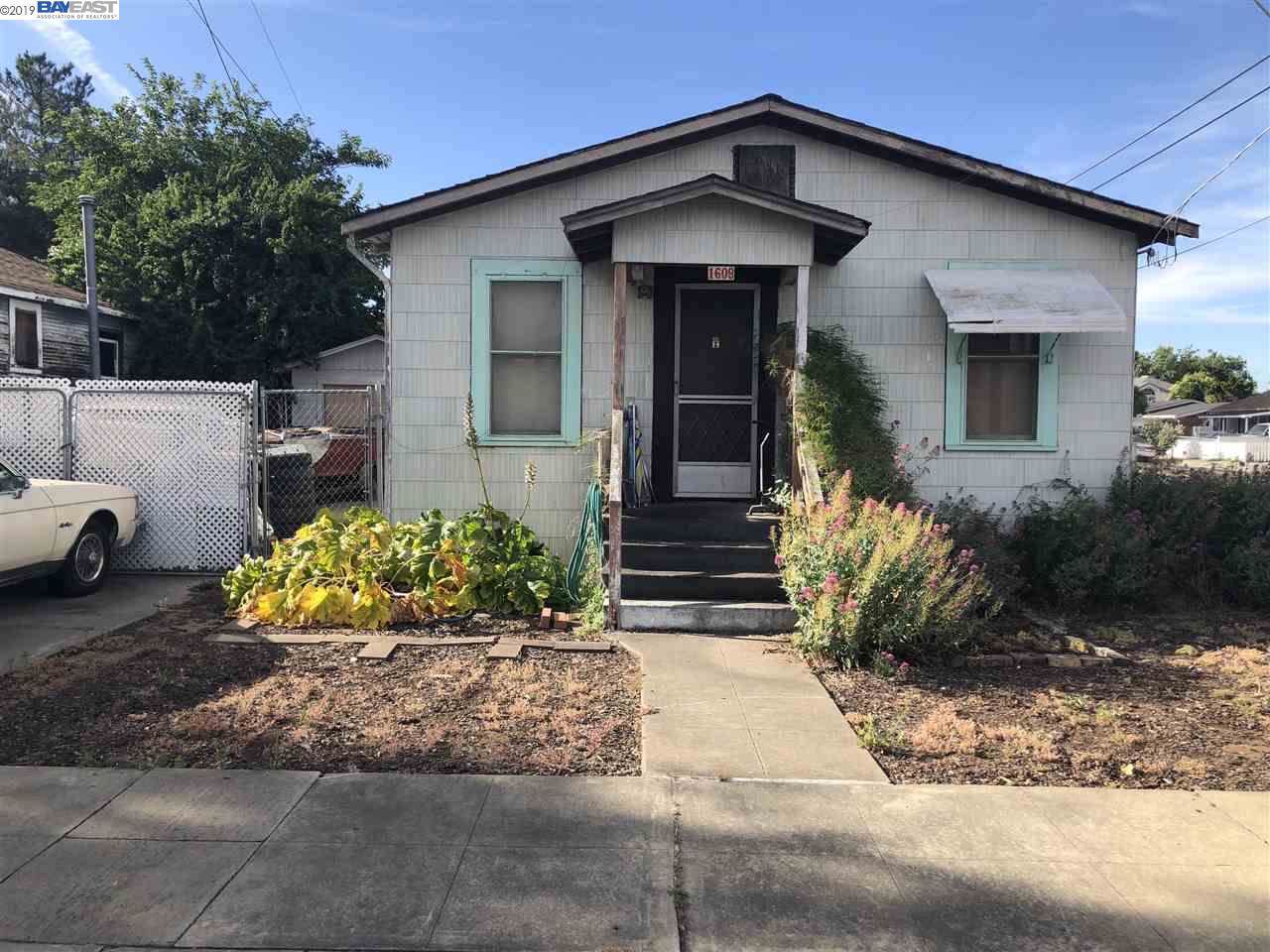 1609 Walnut St - Photo 1