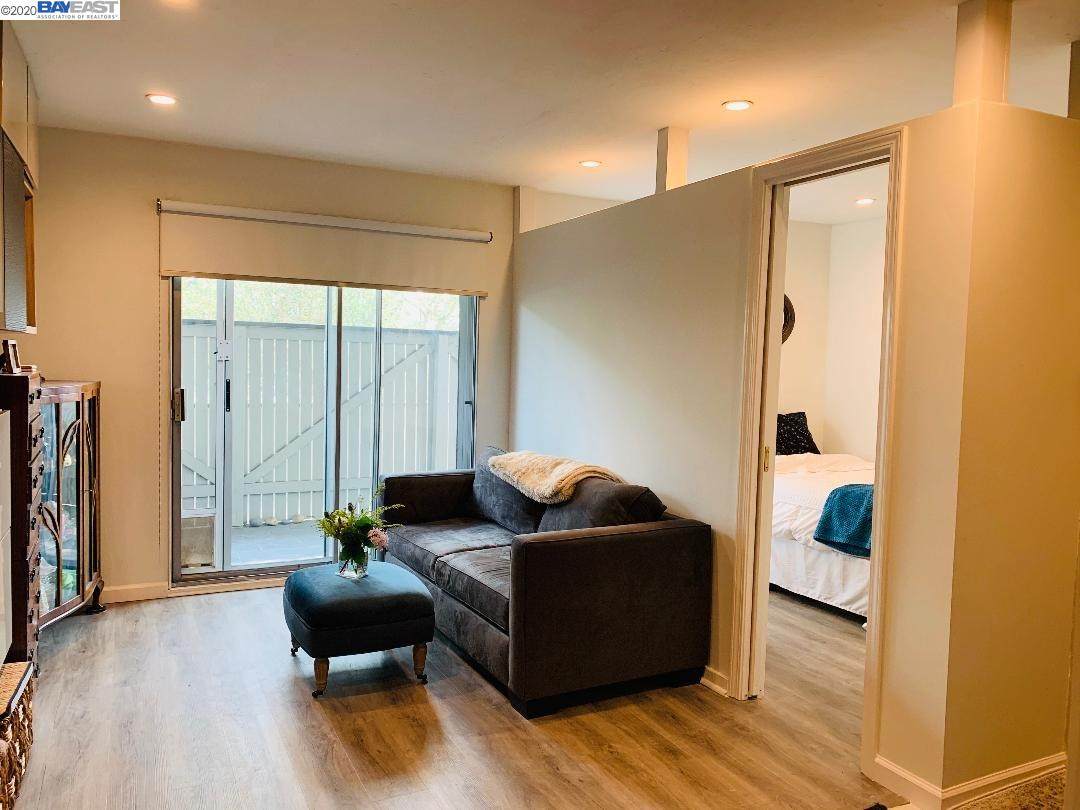 105 Piccadilly Pl D - Photo 1