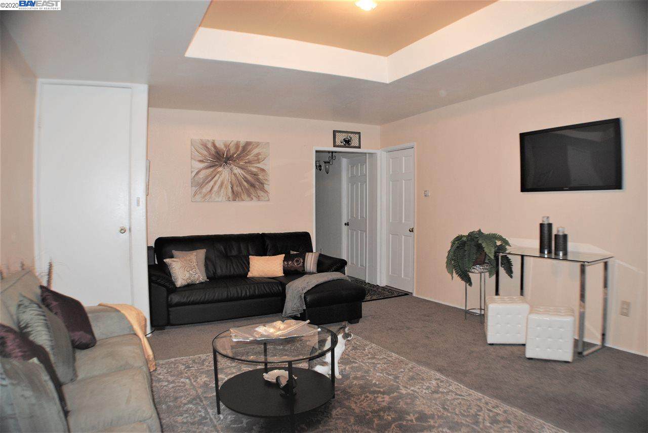 695 10th Street - Photo 1