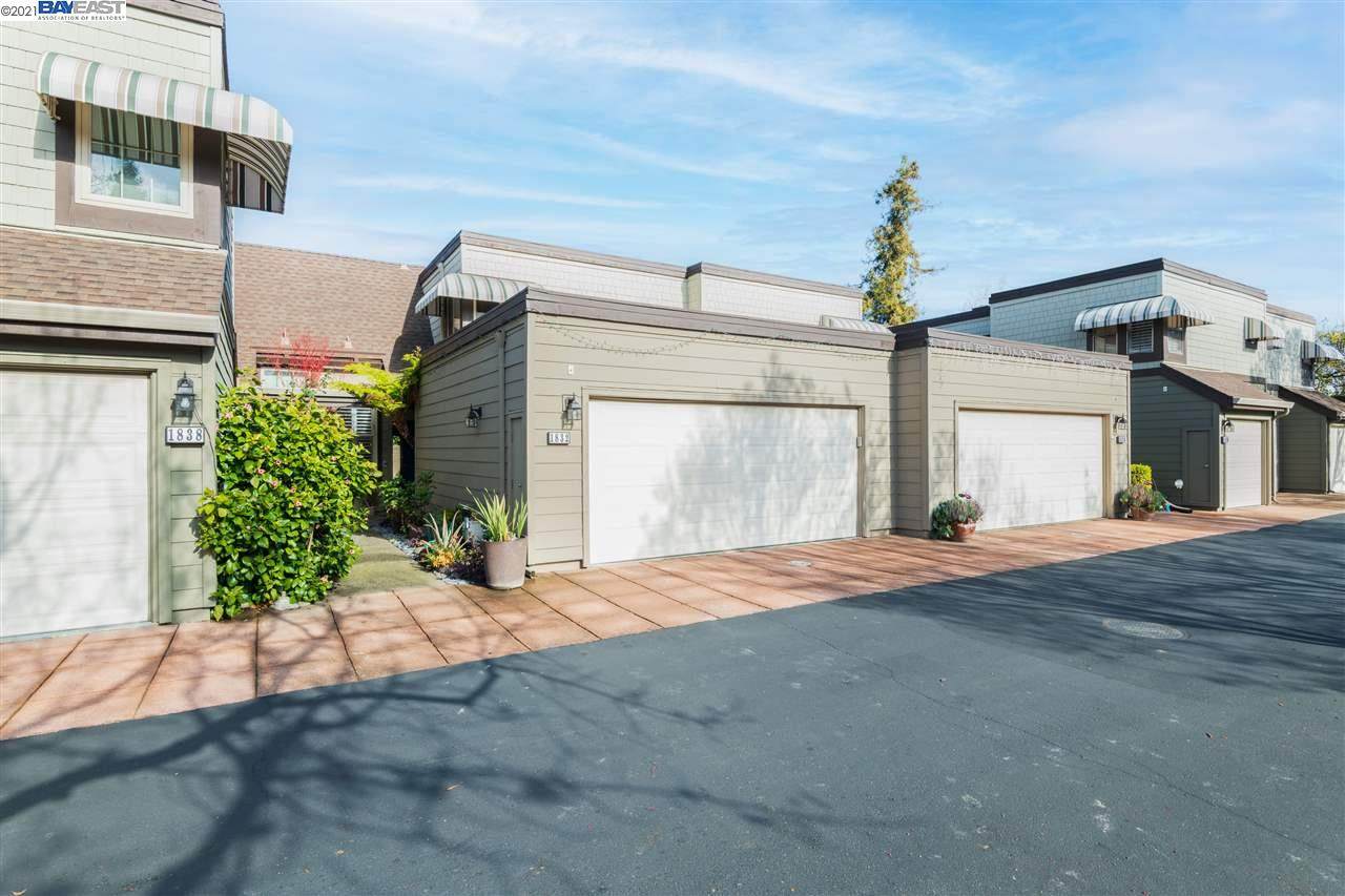 1832 Harvest Rd - Photo 1