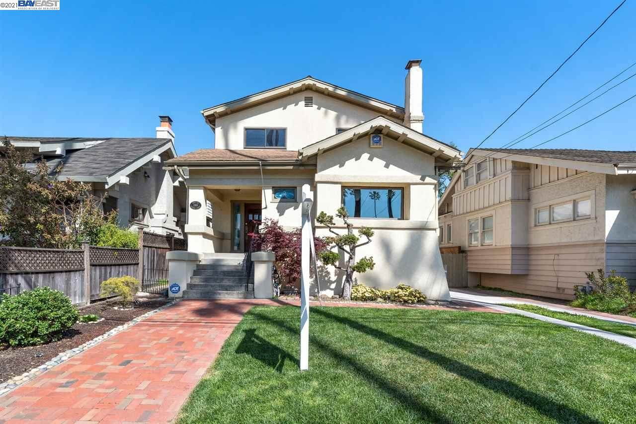1368 Burbank St - Photo 1