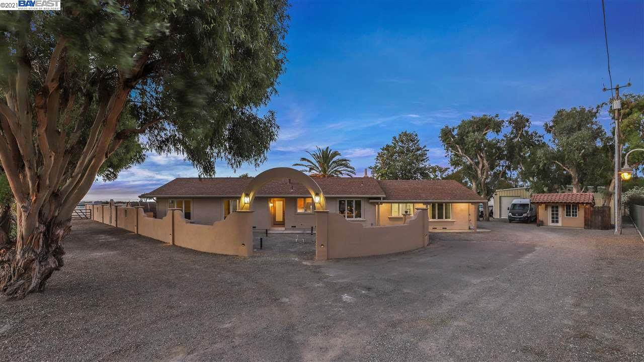 23140 Hansen Road - Photo 1
