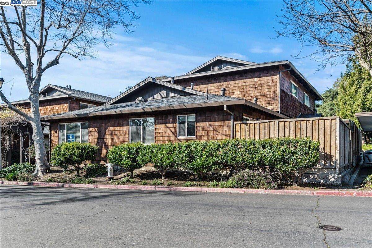 4138 Ravenwood Pl - Photo 1