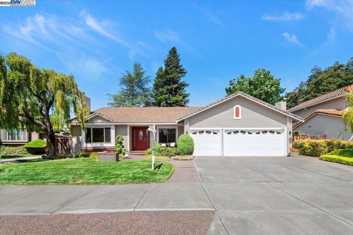 3284 Omega Cir - Photo 1