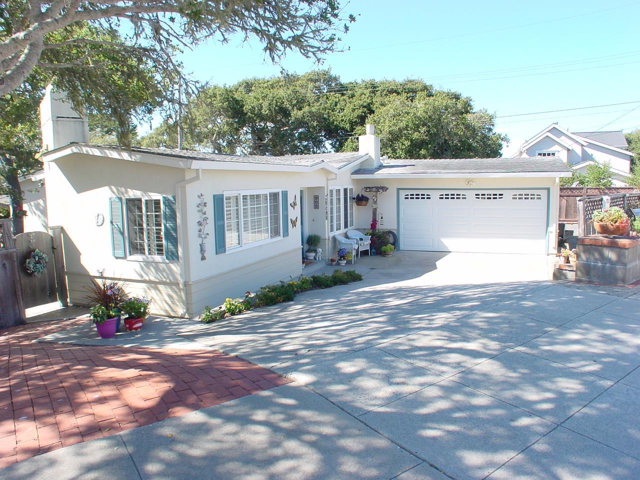 902 Hillcrest Ct - Photo 1