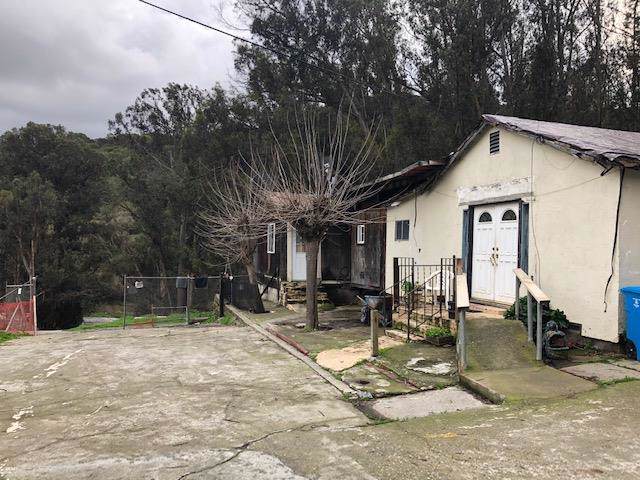 1600 Rocks Rd - Photo 1