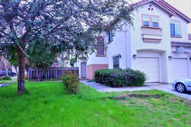 2 Oyster Bay Cir - Photo 1