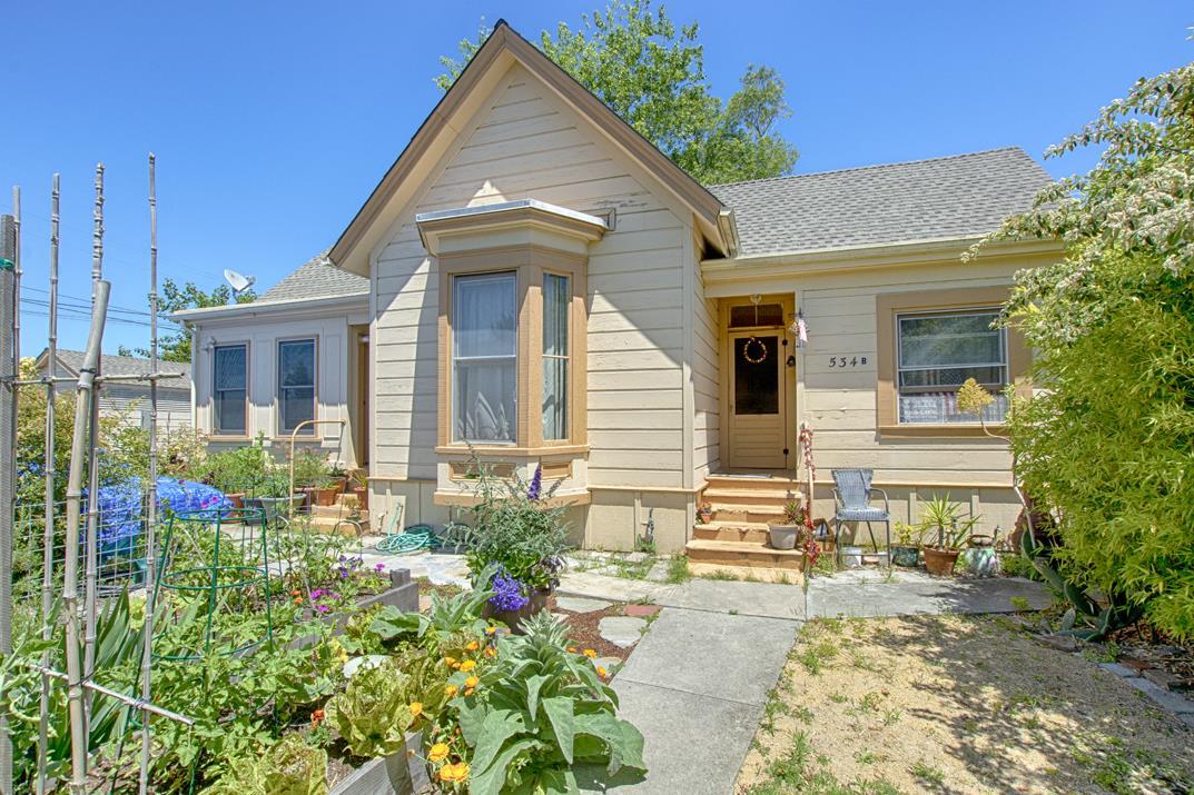 534 Frederick St - Photo 1