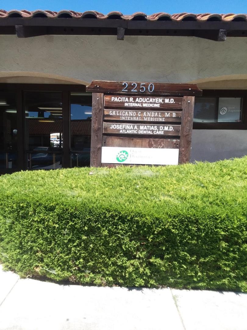 2250 Gladstone Dr 1 - Photo 1