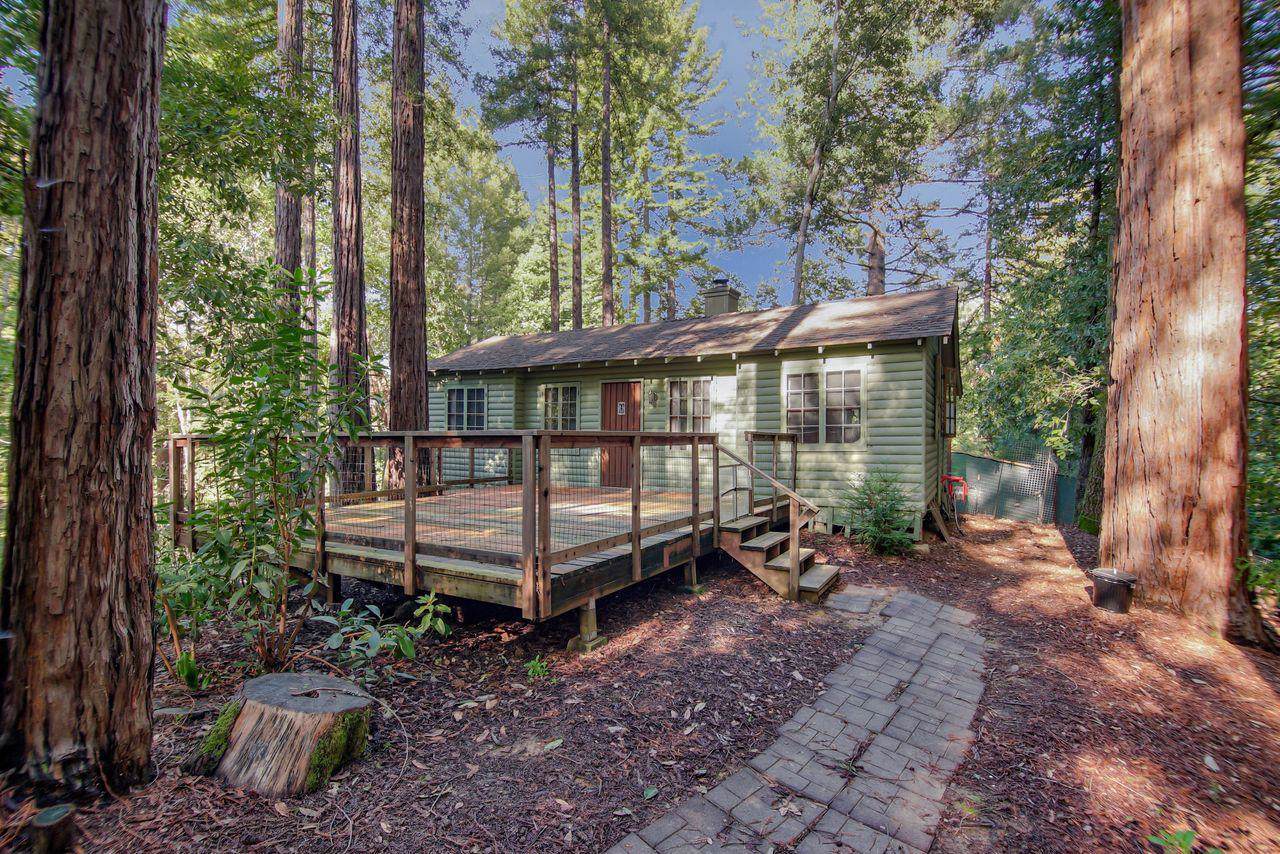 180 Pine Ave - Photo 1