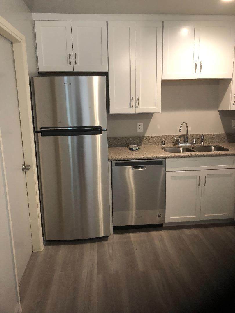 606 Washington St - Photo 1