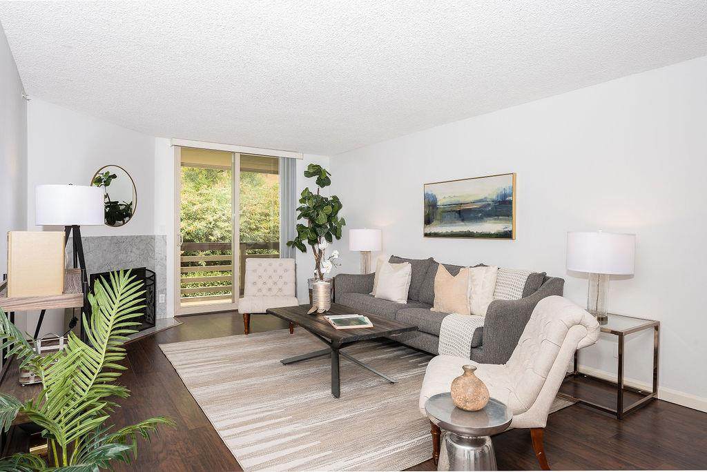 303 Philip Dr 206 - Photo 1