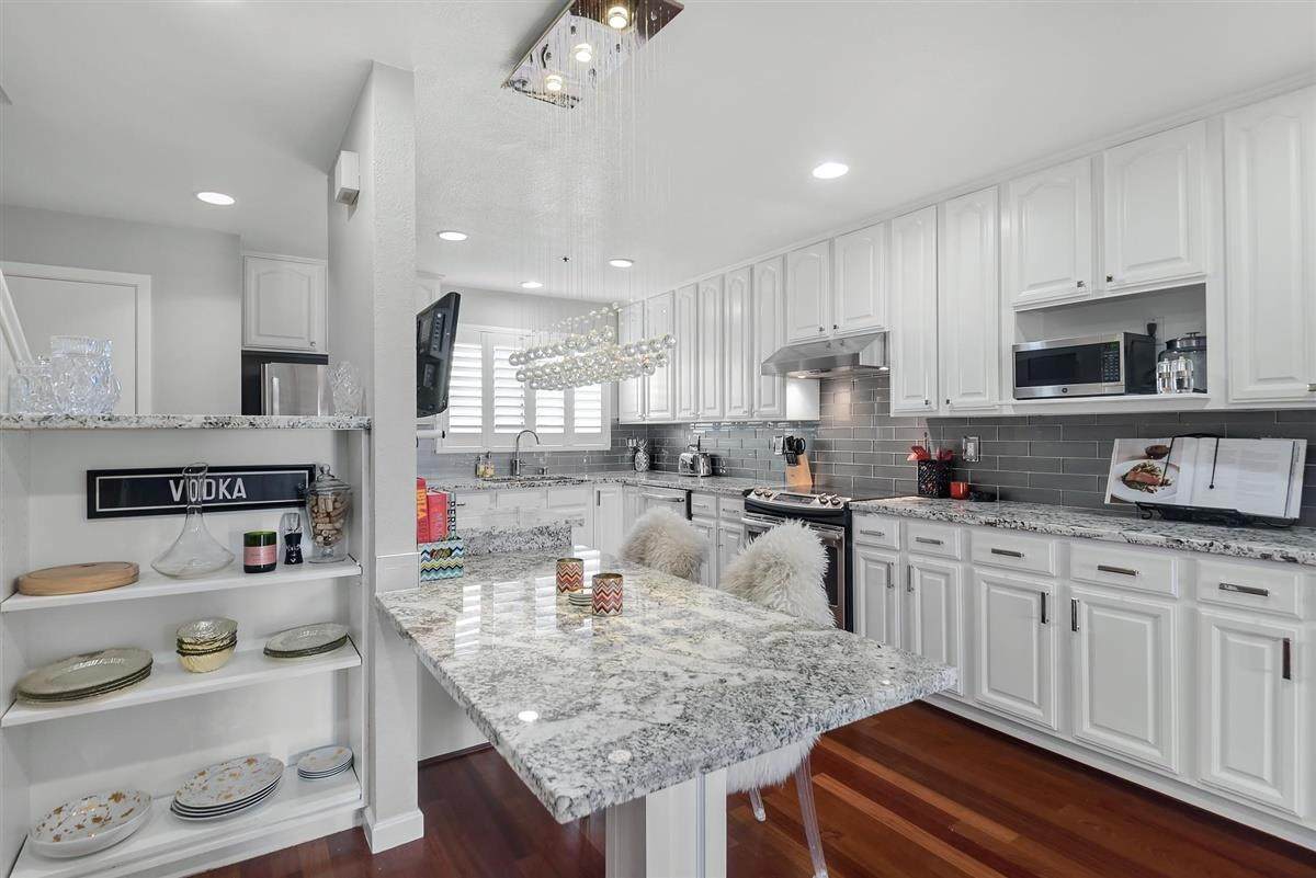 149 California Ave A306 - Photo 1
