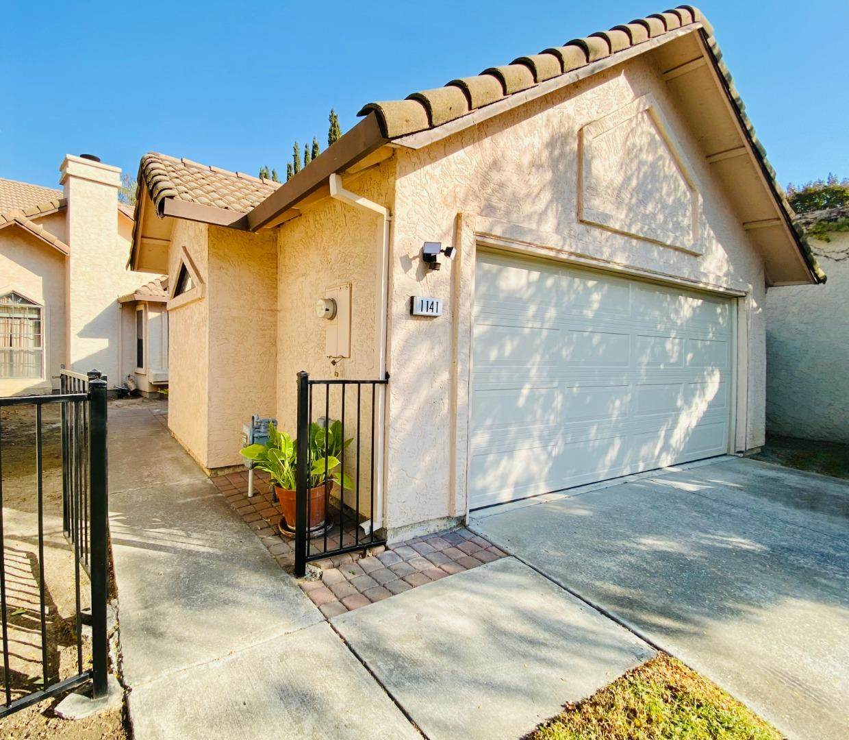 1141 Lerma Ln - Photo 1