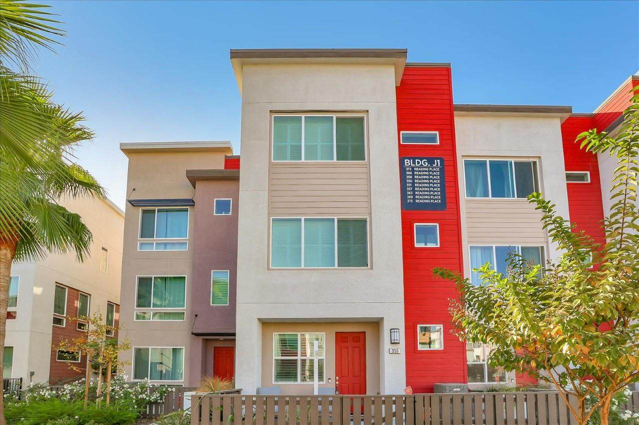 358 Reading Pl - Photo 1