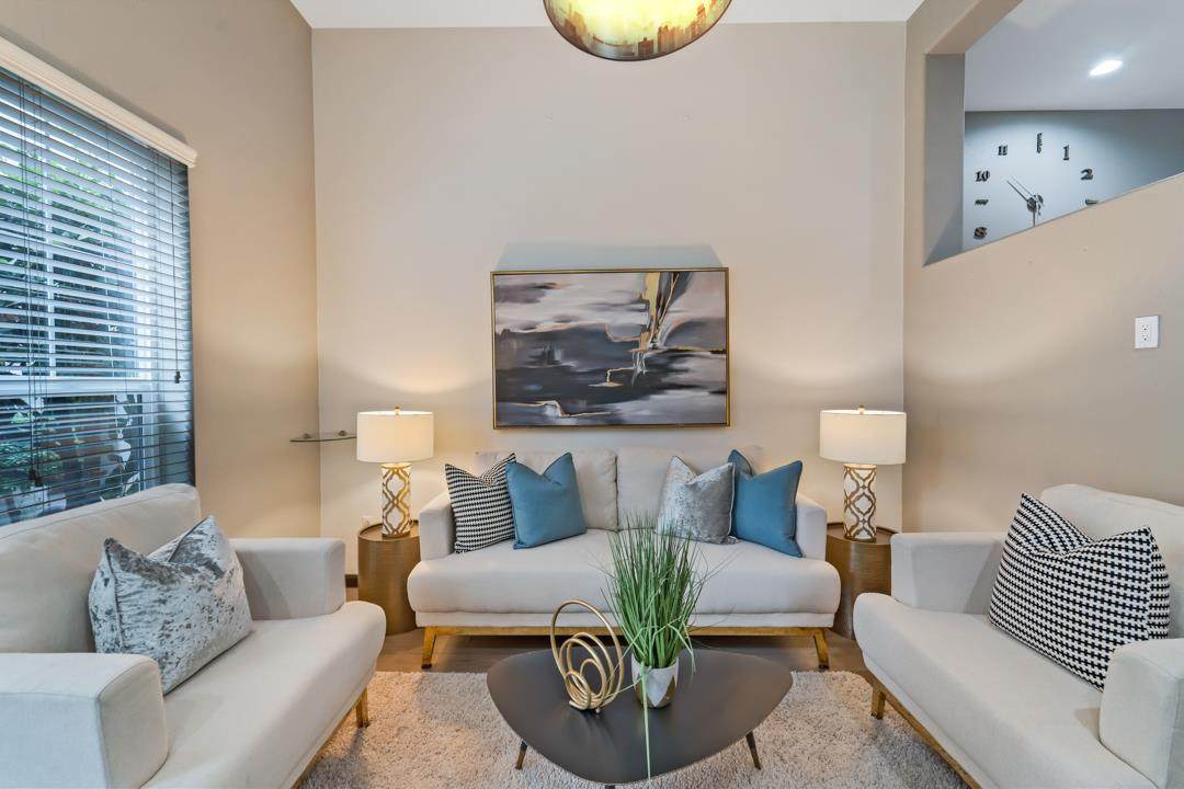 1720 Snell Pl - Photo 1