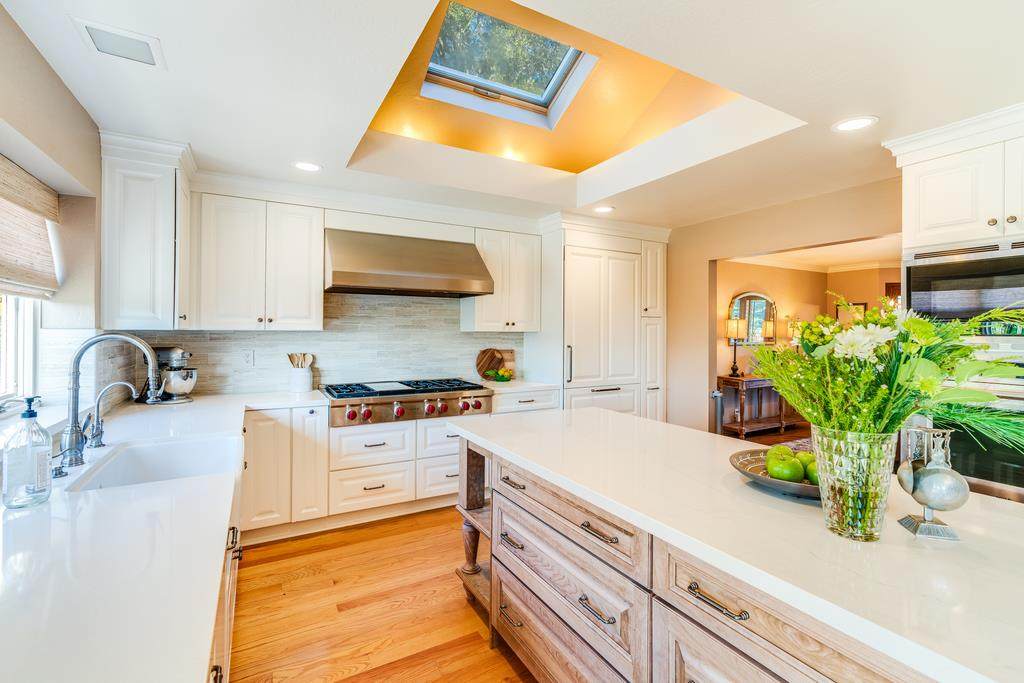 407 Isbel Dr - Photo 1