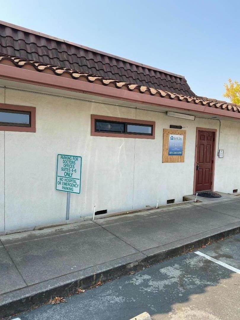 901 Sunset Dr 4 - Photo 1