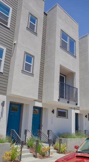 1723 Campbell St - Photo 1