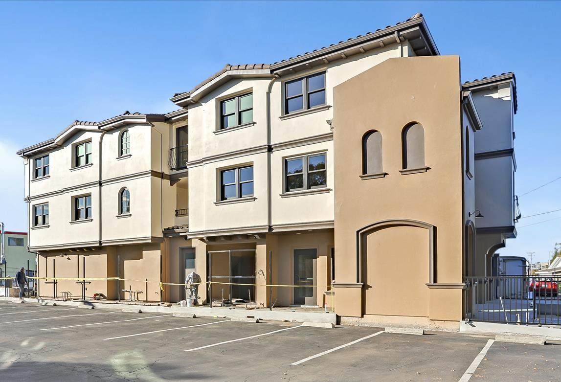 962 Acacia Ave 1 - Photo 1