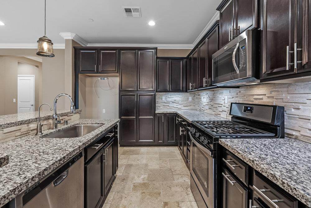 1124 Cabrillo Dr - Photo 1